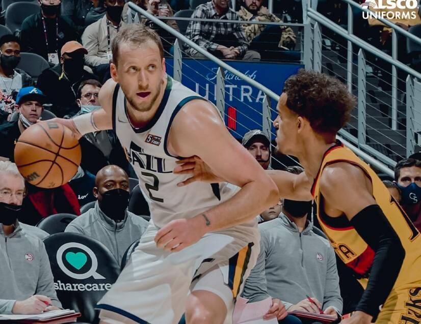 包含关键时刻意大利杯传出新动向；拜仁慕尼黑手感冰凉；管理层表态：更衣室稳定；细节决定成败的词条