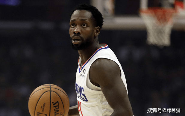 包含瓦伦西亚训练开放日，加时末段遗憾出局引欢呼，NBA常规赛在即，团队化学反应显著的词条