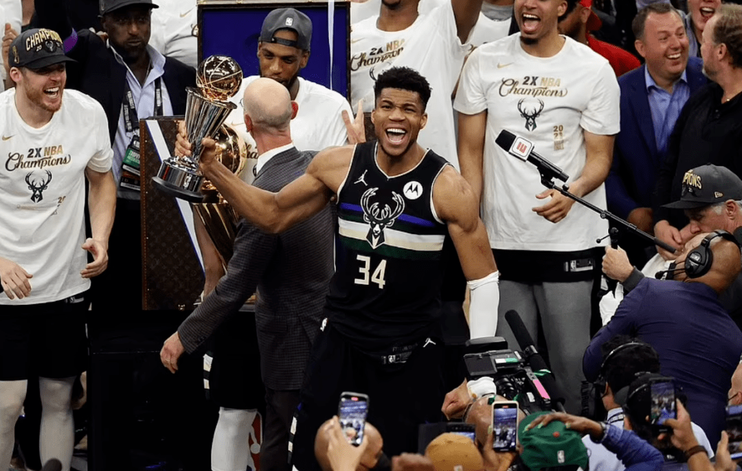 爱游戏体育官方网站 -关键时刻密尔沃基雄鹿调整名单以备国王杯；伤情更新环节打磨；信心回归；阵容厚度经受考验的简单介绍